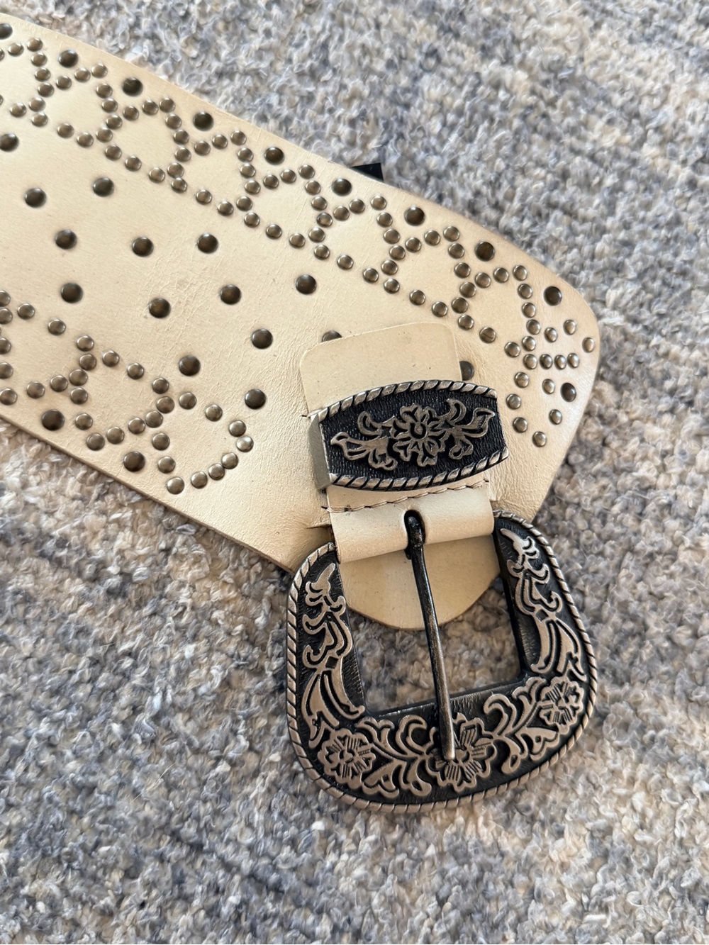 Free People Studded Cream Leather Belt with Decorative Buckle - Picture 3 of 4